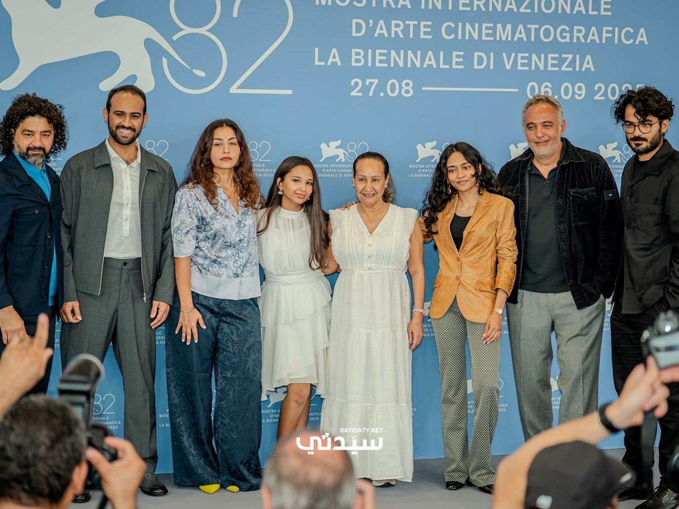 صناع فيلم هجرة على السجادة الحمراء لمهرجان فينيسيا السينمائي 2025 .. بعدسة الخليج 365