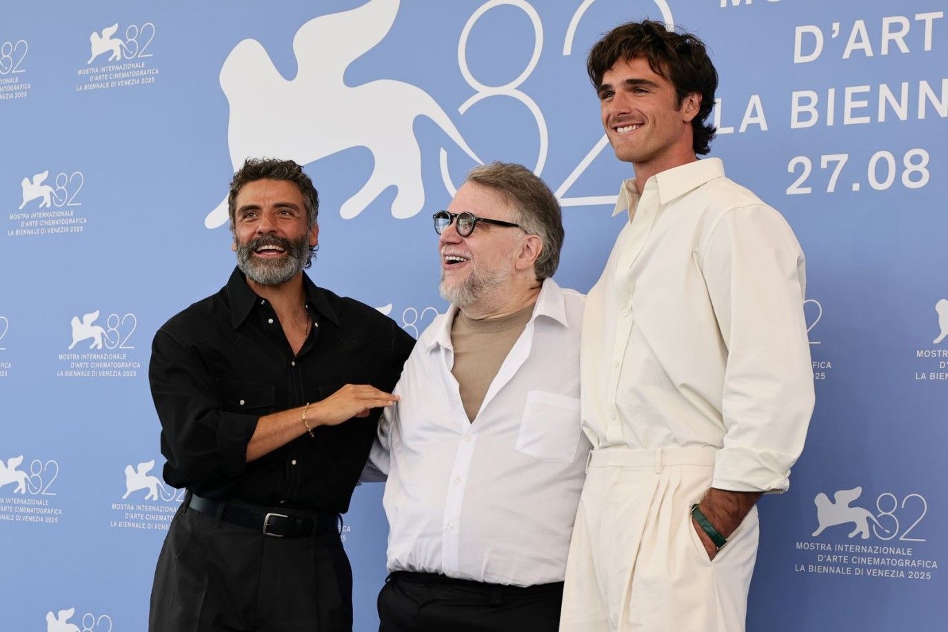 غييرمو ديل تورو في المؤتمر الصحفي لفيلم فرانكشتاين: لست خائفًا من الذكاء الاصطناعي أخاف من الغباء الطبيعي