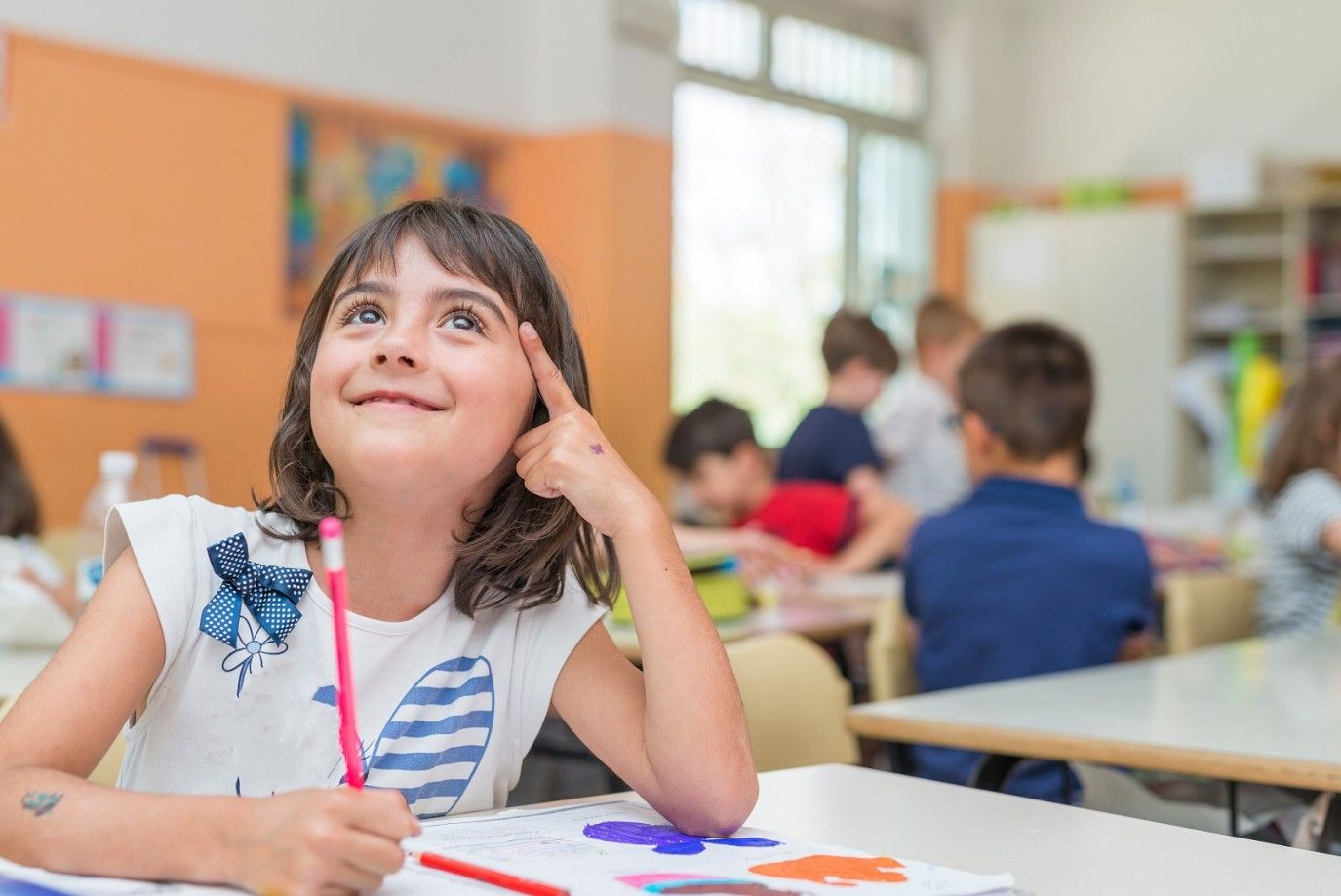 منذ سن مبكرة.. 9 طرق لتنمية إبداع طفلكِ