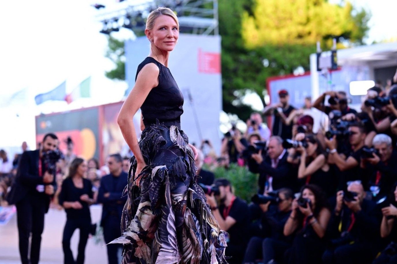 كيت بلانشيت نجمة ريد كاربت اليوم الخامس لمهرجان فينيسيا السينمائي