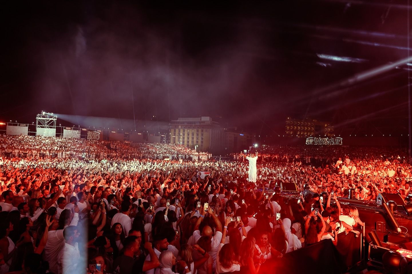 عمرو دياب يُشعل صيف بيروت: ليلة استثنائية في قلب العاصمة