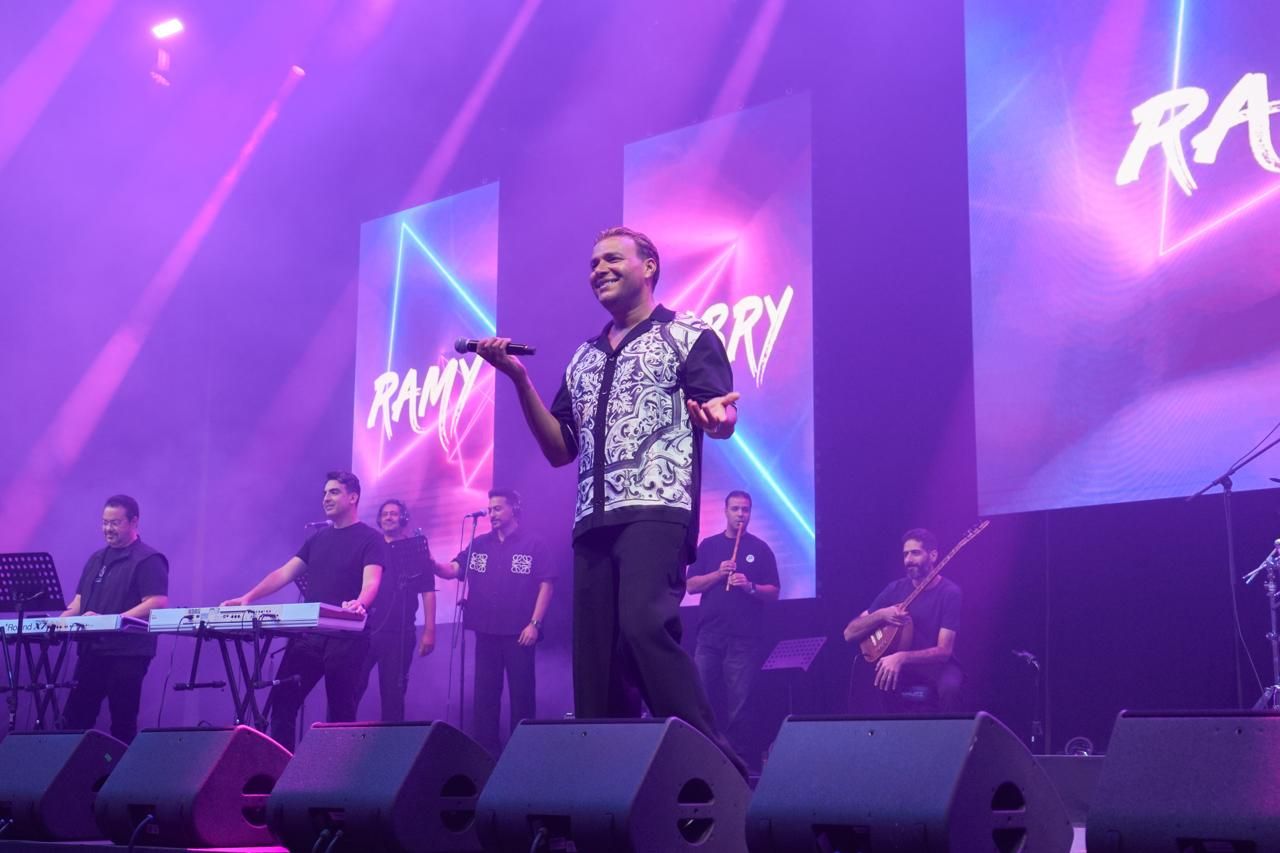 رامي صبري كامل العدد في حفل دبي ويوعد جمهوره بلقاء ثاني