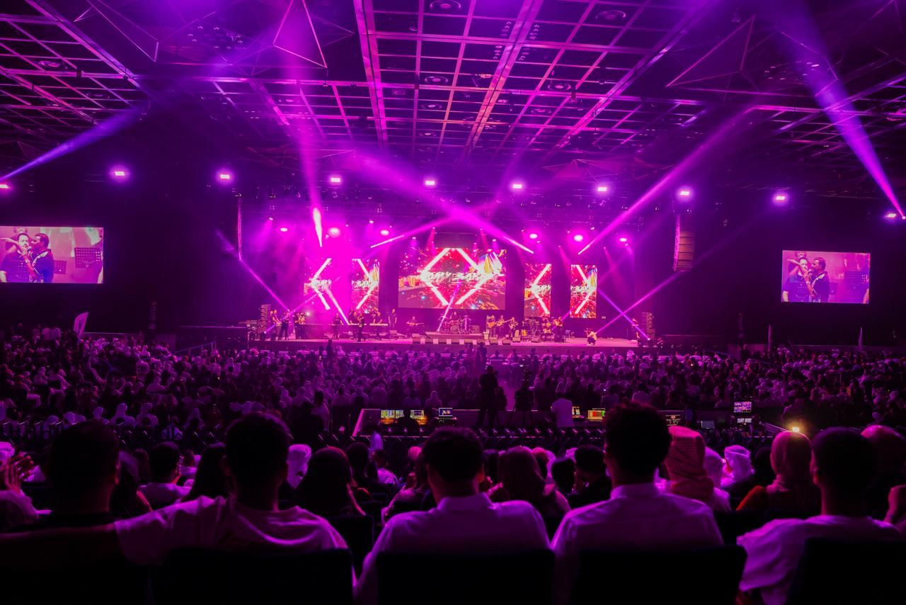 رامي صبري كامل العدد في حفل دبي ويوعد جمهوره بلقاء ثاني