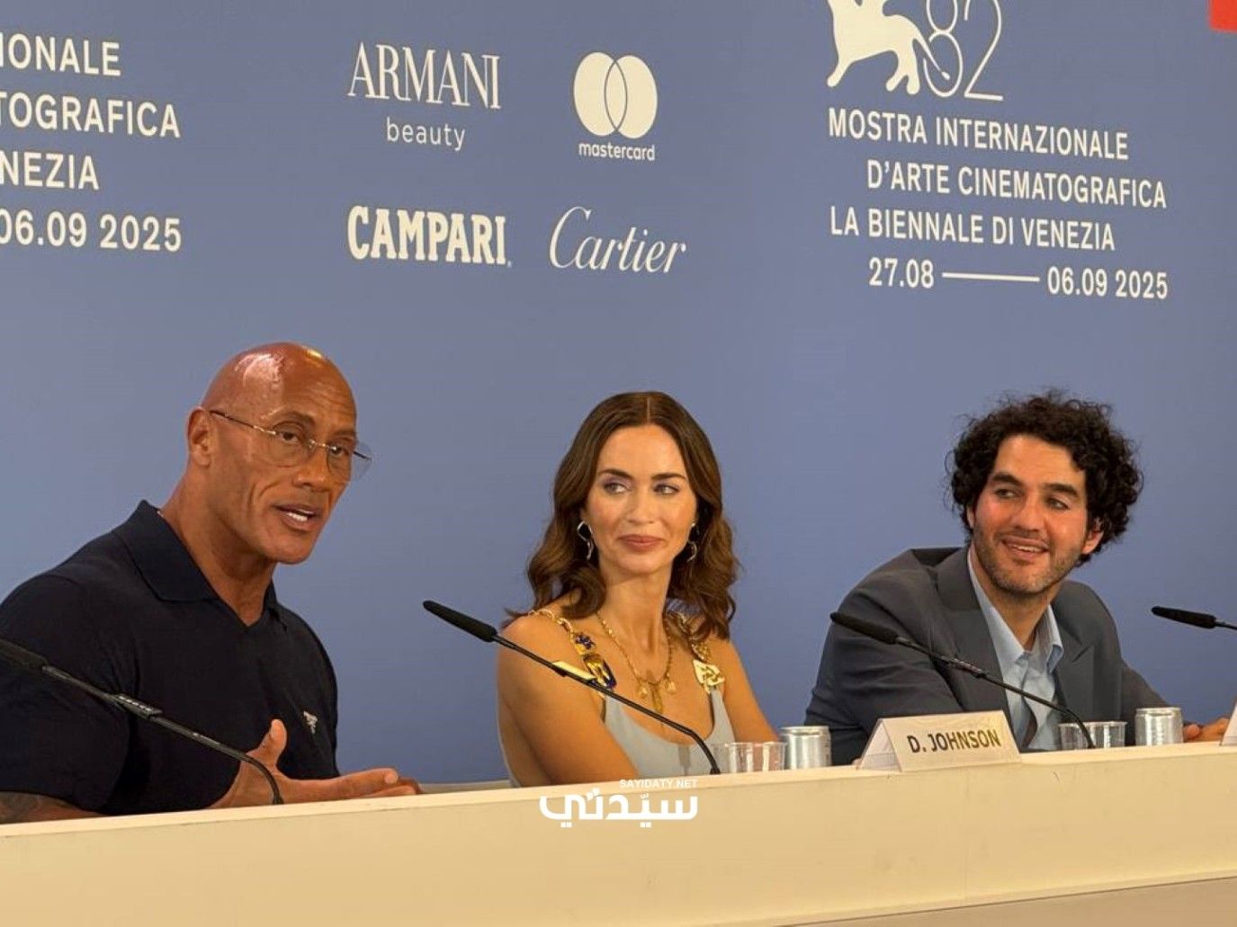 دموع دواين جونسون في فينيسيا 2025… وإميلي بلانت تدعمه في The Smashing Machine