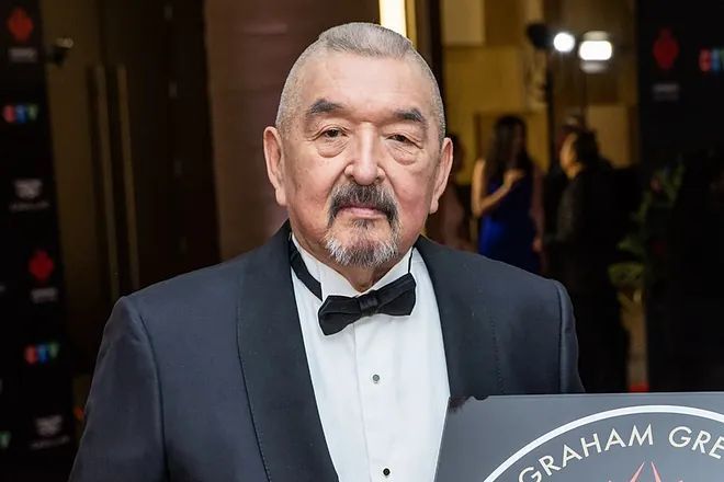 رحيل غراهام غرين، نجم “الرّقص مع الذّئاب” وسفير قضايا الشّعوب الأصليّة