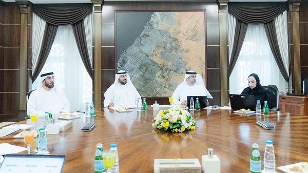 عبدالله بن سالم القاسمي يستقبل أمين عام مجلس تنافسية الكوادر الإماراتية