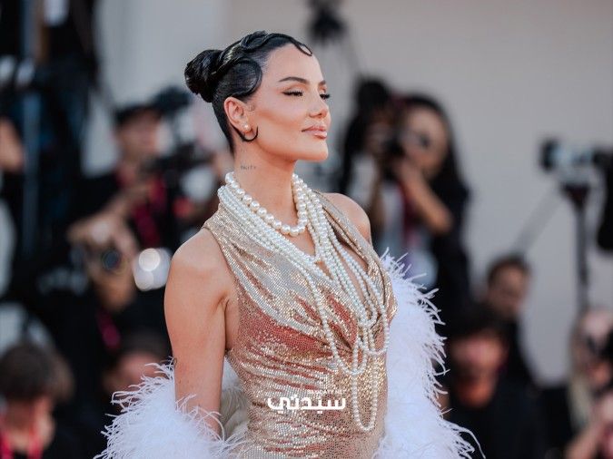 في اليوم السابع من مهرجان فينيسيا:حضور لافت لإدريس ألبا وزوجته على السجادة الحمراء وإطلالات مينيمالية أنيقة