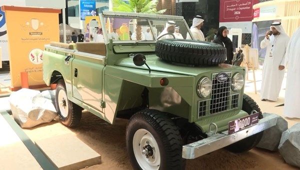 «معرض أبوظبي للصيد والفروسية» يزدان بالمقتنيات النادرة