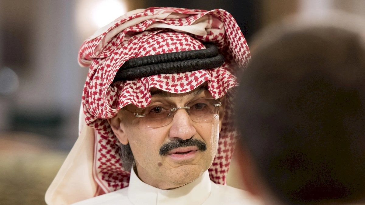 الوليد بن طلال يتحرك لشراء نادي الهلال