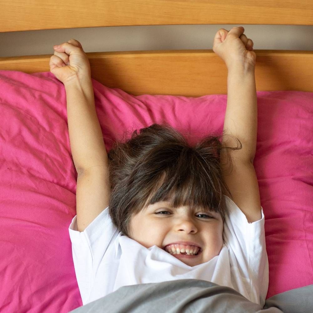 النوم عند الأطفال وعدد الساعات المثالية لكل عمر ودور الأهل