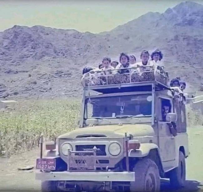 مدارس الطين وأحلام المستقبل