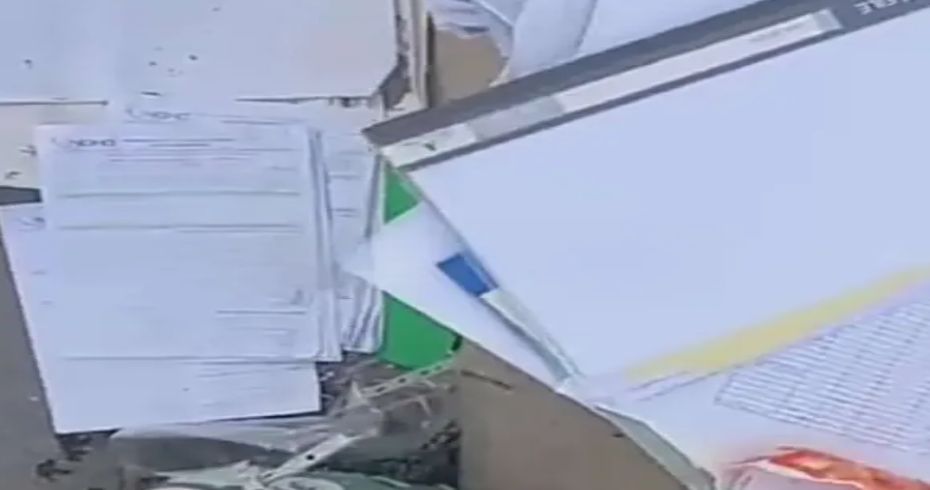 من يقف وراء التسريب؟...وثائق سرية تُهدد خصوصية آلاف اليمنيين في تعز""عثر عليها في العراء"