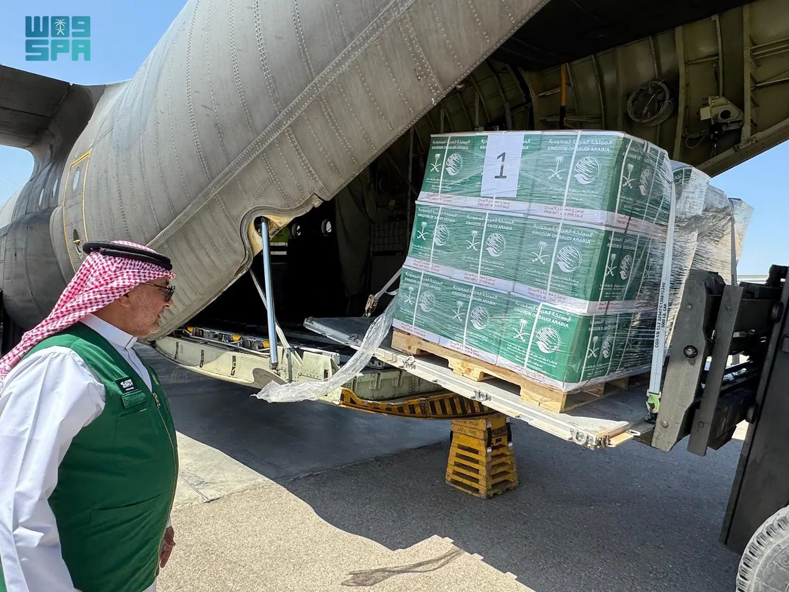 السعودية ترسل الطائرة الإغاثية الـ61 لدعم الشعب الفلسطيني في غزة