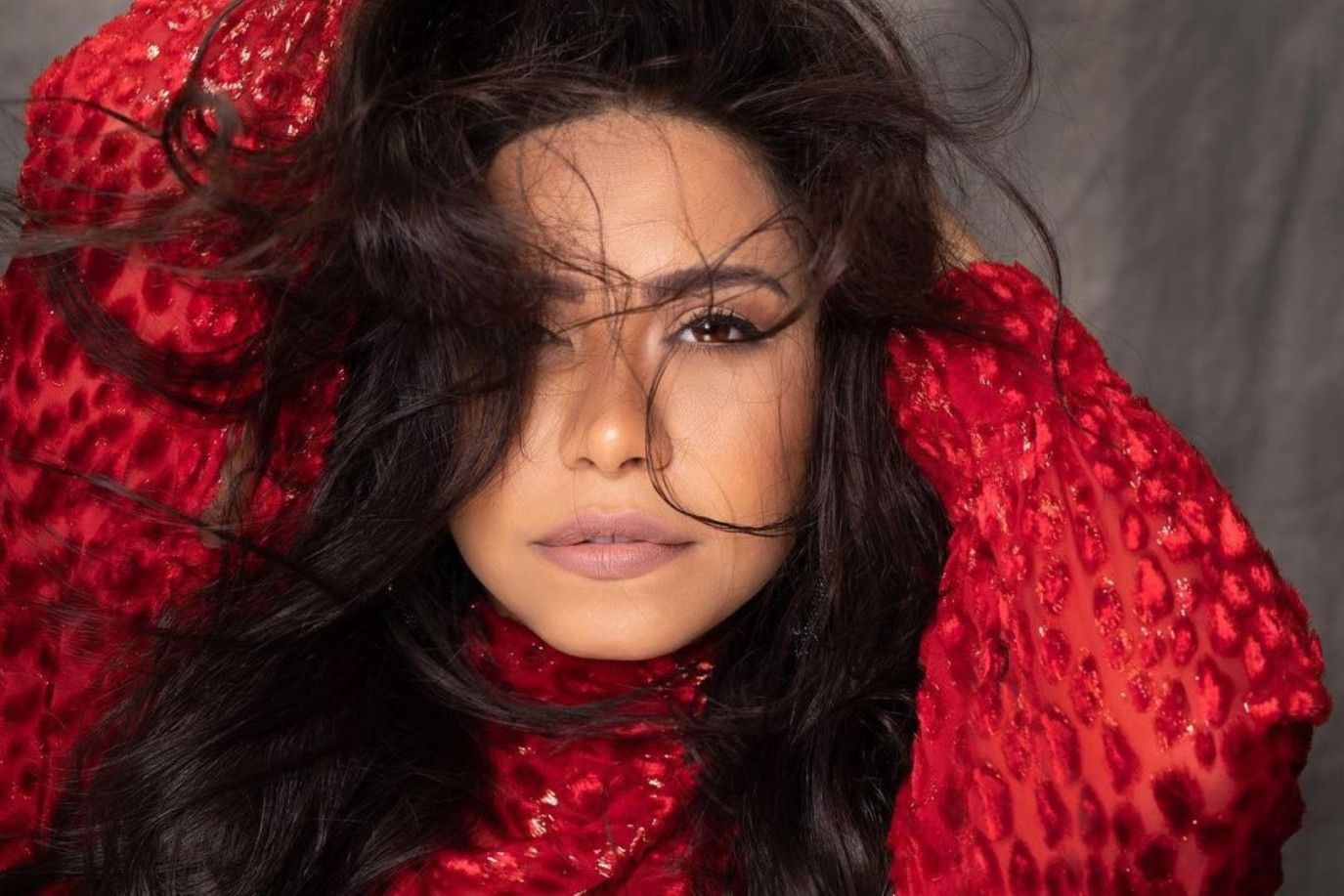 شيرين تروج لأغنيتها الوطنية الجديدة وتوجه هذه الرسالة إلى جمهورها