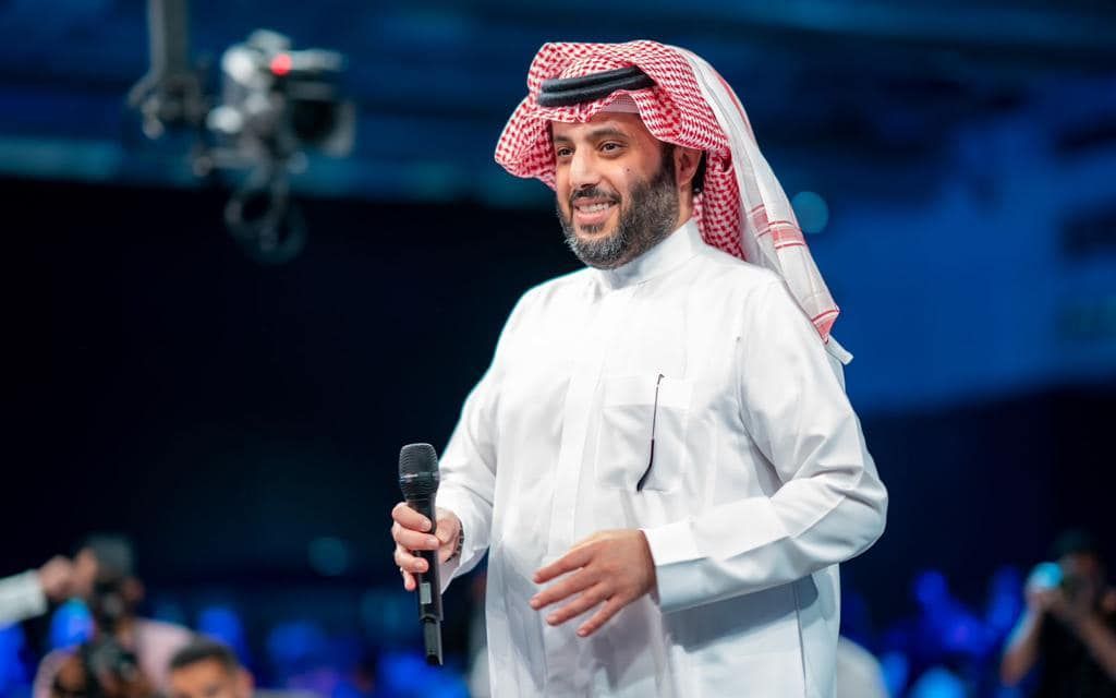 تركي آل الشيخ يعلن إقامة عدة نزالات ضمن التدريبات المفتوحة قبيل نزال كانيلو وكروفورد