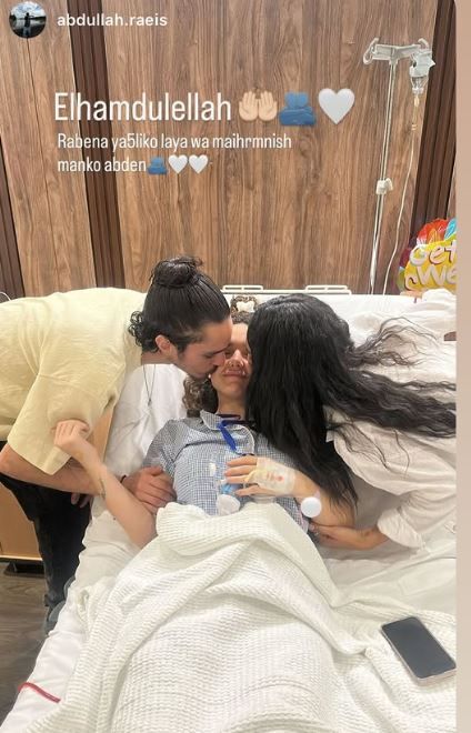 أول ظهور للفنانة رنا رئيس من داخل المستشفى