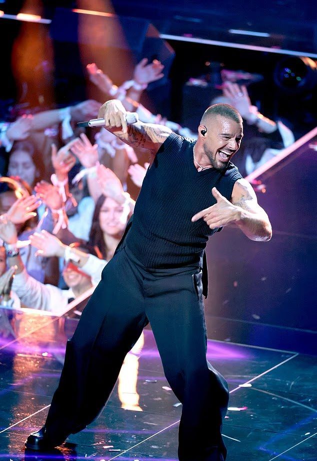 مبدعون استحقّوا جوائز MTV VMA لهذا العام، اليكم اللائحة كاملة  