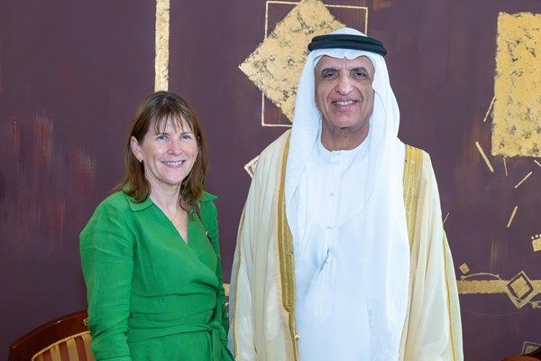 حاكم رأس الخيمة يستقبل سفيرة إيرلندا