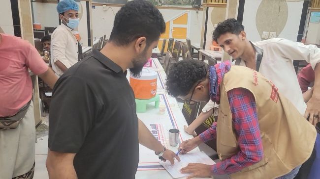 اغلاق مطعم الشرق الأوسط بعدن .. والسبب ؟!