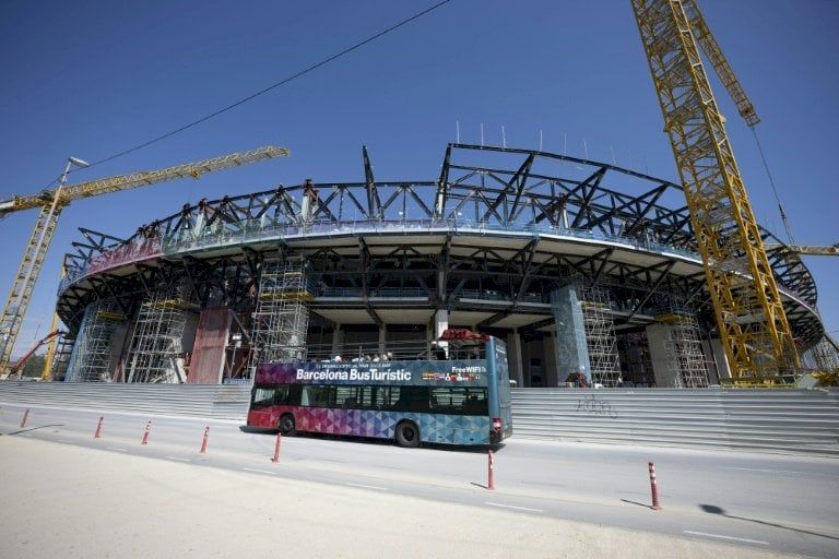 بطولة إسبانيا: ملعب "كامب نو" غير جاهز لاستضافة مباراة برشلونة وفالنسيا