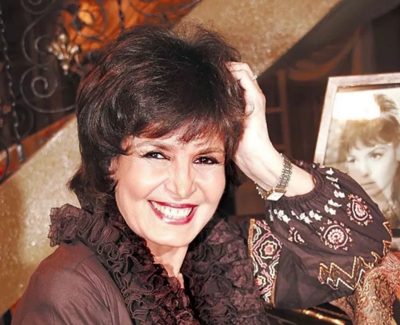 شاهدوا: أحدث ظهور لسميرة أحمد رفقة محمود سعد والأصدقاء 