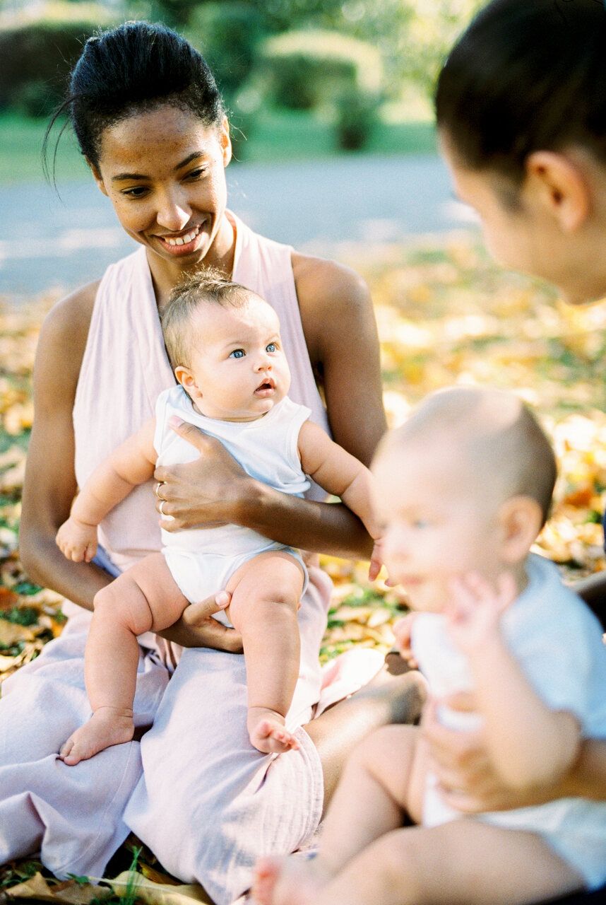 تجربتي مع النوم بعد الولادة: كيف تنظمين وقتك مع المولود؟
