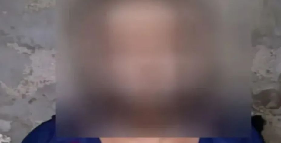 داخل باصات الأجرة...شرطة العاصمة عدن تُطيح بزعيم عصابة متخصصة في سرقة الركاب