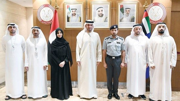 قائد عام «شرطة أبوظبي» يبحث سُبل التعاون مع «أدنوك»