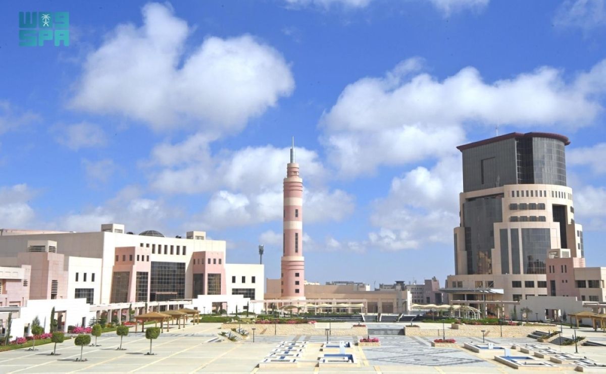 جامعة الملك خالد تختتم المنتدى السعودي المتقدم لأمراض اللثة وزراعة الأسنان