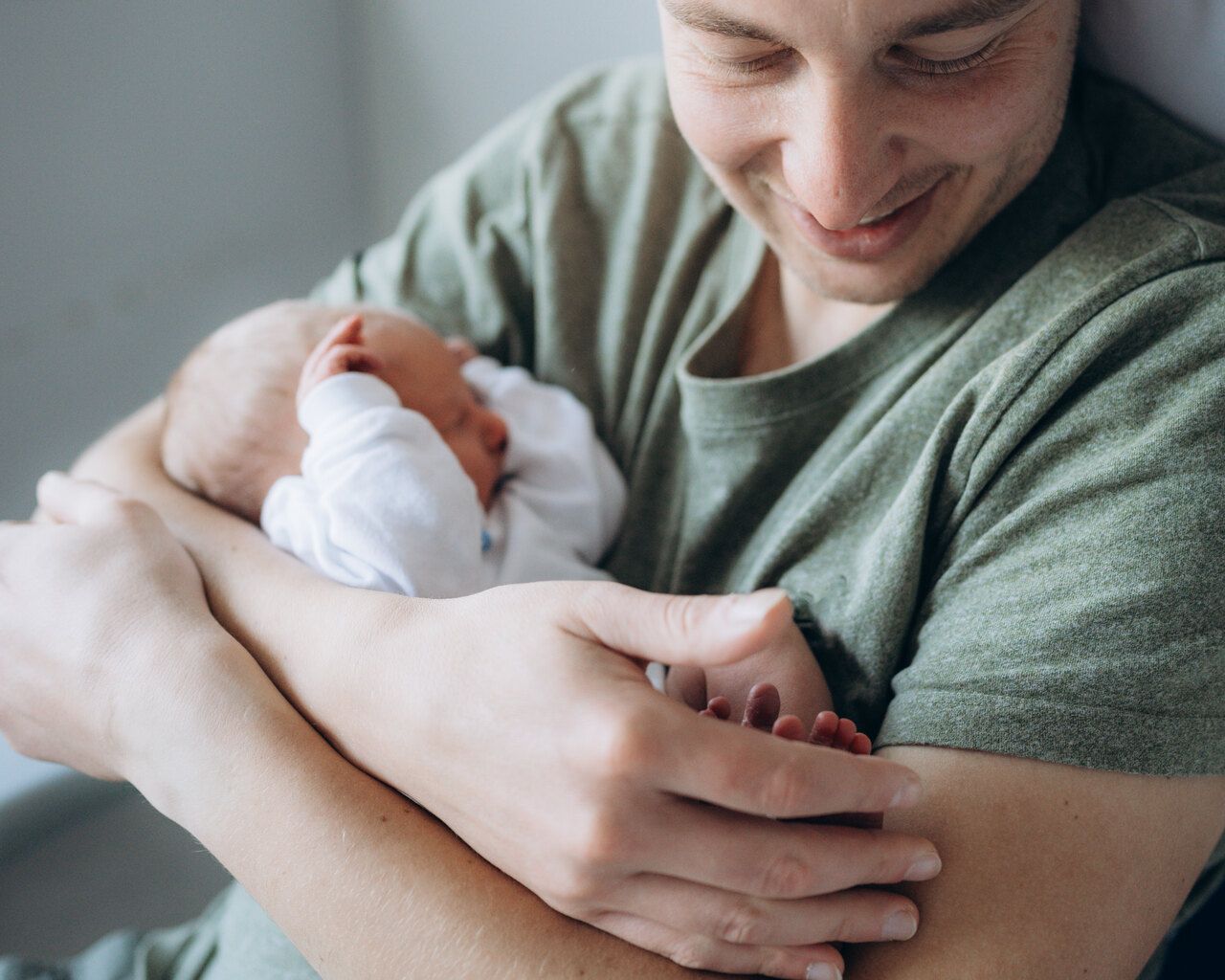 تجربتي مع النوم بعد الولادة: كيف تنظمين وقتك مع المولود؟