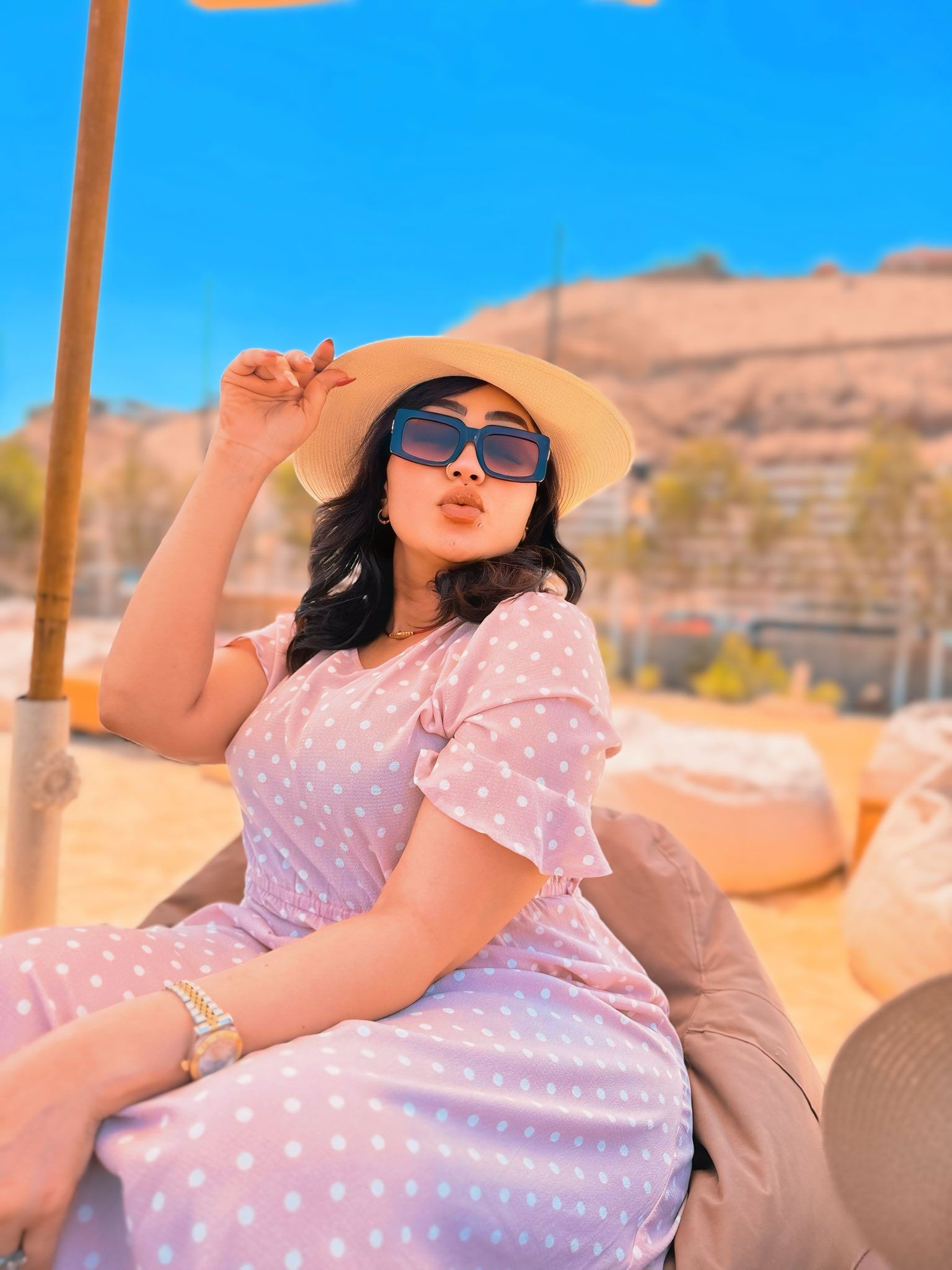 شاهد بالصور.. مودل وعارضة أزياء سودانية حسناء تشعل مواقع التواصل بإطلالة مثيرة من “العين السخنة”