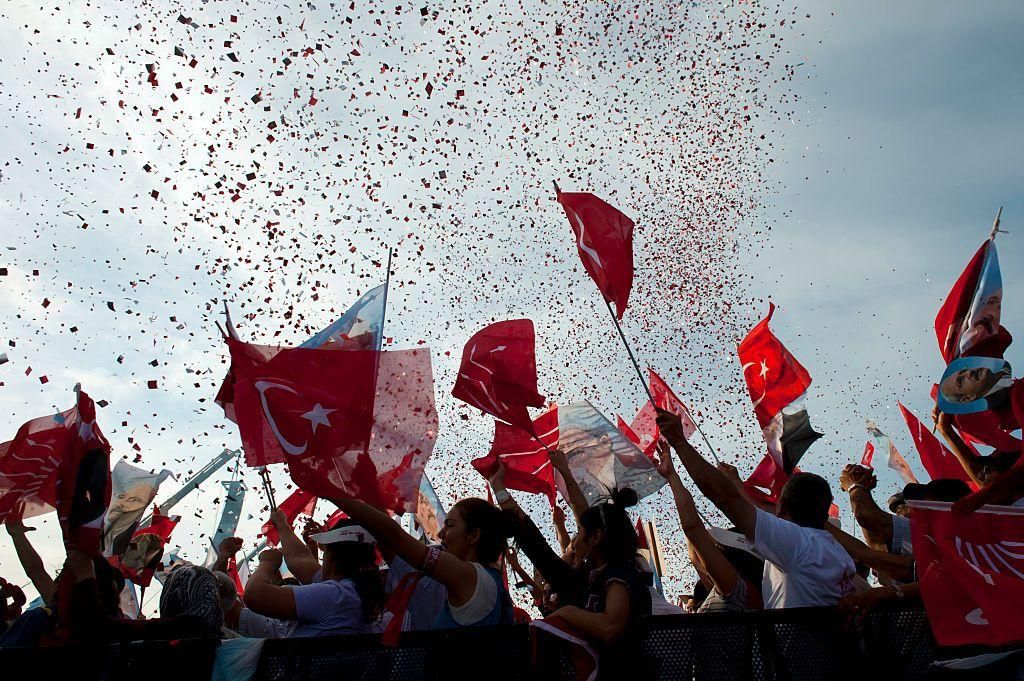 لوموند: إسرائيل تحصر نفسها في "إما كل شيء أو لا شيء"