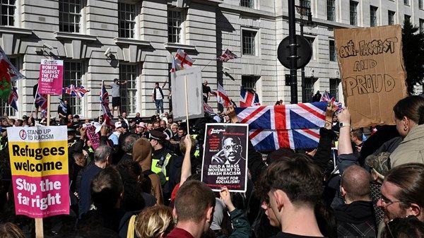 احتجاجات مؤيدة وأخرى مناهضة للهجرة في لندن