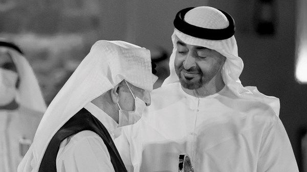 رئيس الدولة ومحمد بن راشد ينعيان حسين خانصاحب