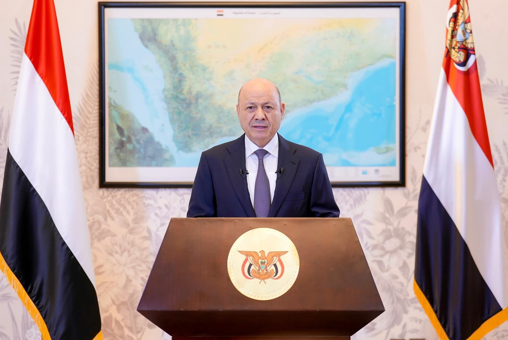 مستجدات جديدة بخصوص الرئيس العليمي واعضاء المجلس الرئاسي وقرارات عيدروس الزُبيدي .. صحفي يمني يكشف الجديد