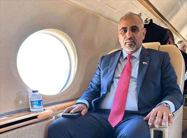 تفاصيل جديدة بشأن مغادرة عيدروس الزبيدي العاصمة عدن