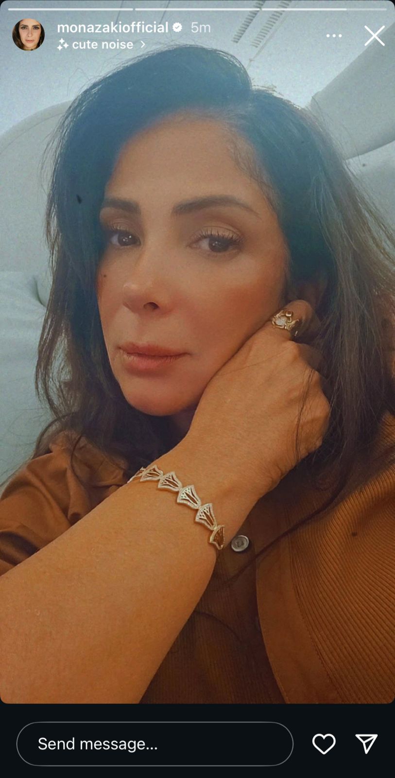 منى زكي تتألق في أحدث ظهور بلوك كاجوال .. صور