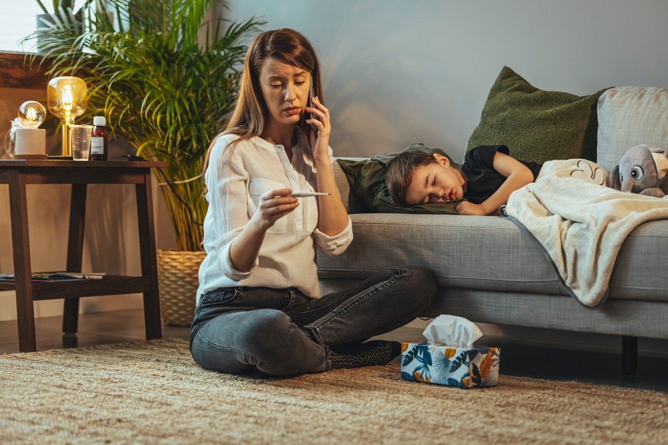 أشياء لا تفعليها عندما يعاني طفلك من الحمى.. منها الكمادات