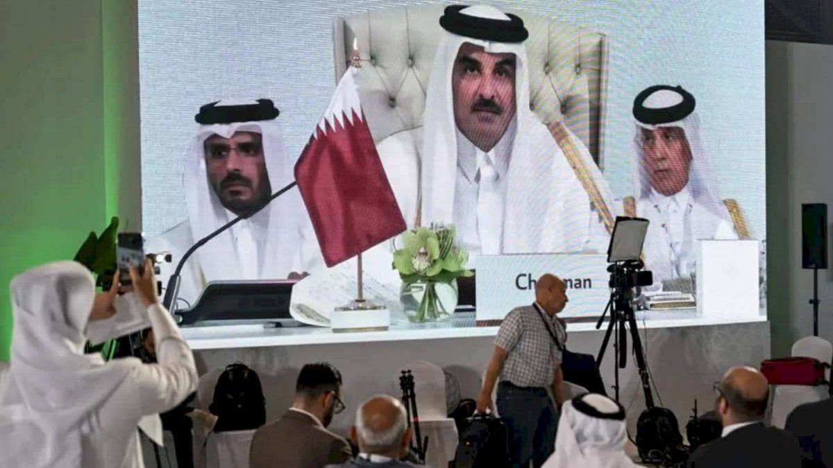 قمة الدوحة تتجاوز الإدانة: البيان الختامي يدعو لمراجعة العلاقات مع إسرائيل وتعليق عضويتها بالأمم المتحدة