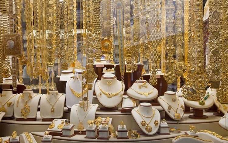 سرقة محل مجوهرات بصنعاء على يد احد العاملين والاعتداء على نجل مالك المحل