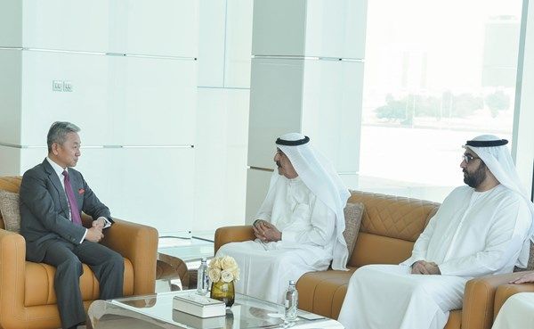 حاكم أم القيوين يستقبل سفير الصين لدى الدولة