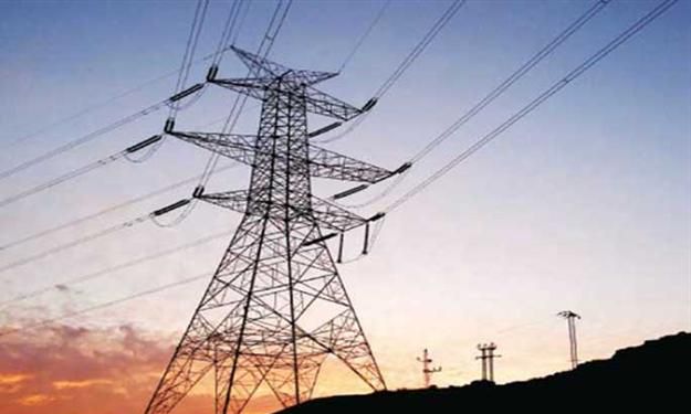 جابر يتفقد سير العمل لاستعادة خطوط توزيع الكهرباء بالخرطوم