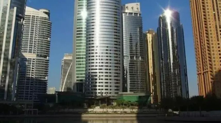 يقيم في الإمارات...عقوبات أمريكية ضد رجل أعمال يمني