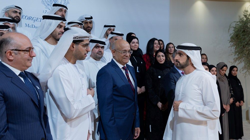 حمدان بن محمد يشهد تخريج منتسبي الدفعة الأولى من برنامج جامعة جورجتاون