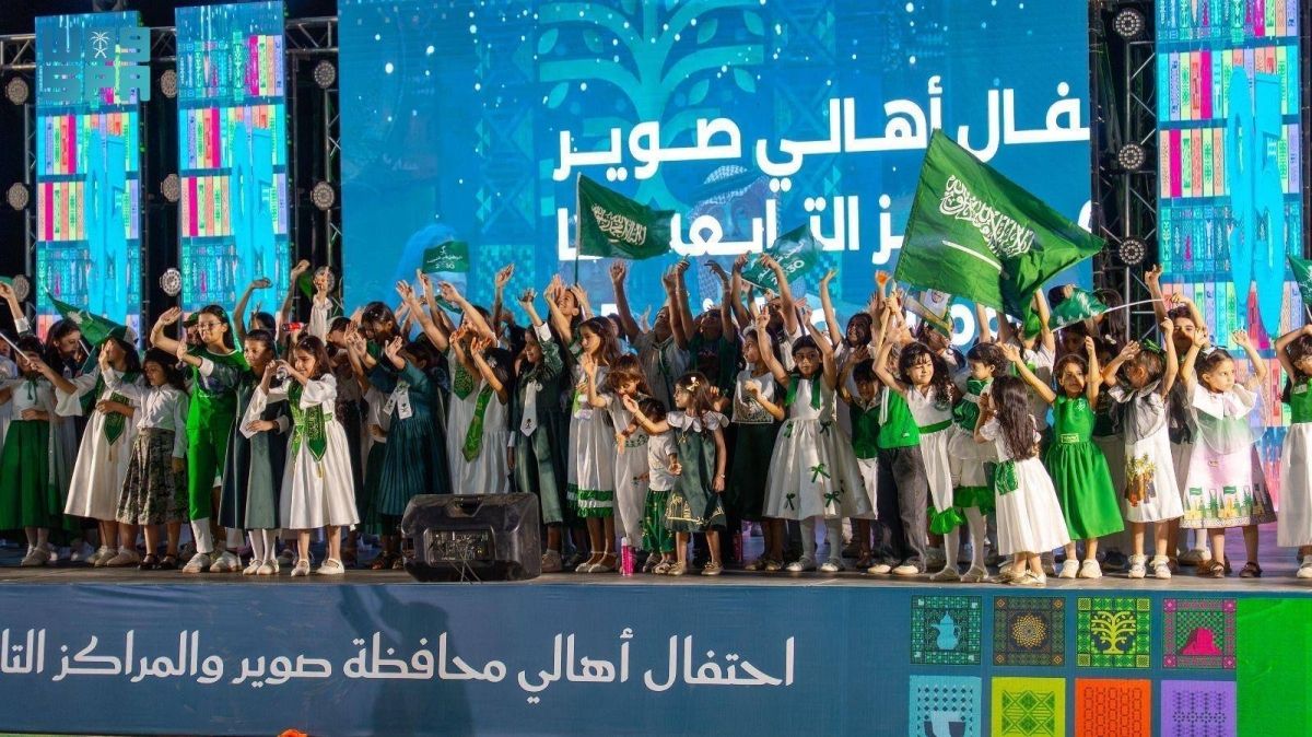 مسيرة الخيول تزين فرحة أهالي محافظة صوير باليوم الوطني الـ95