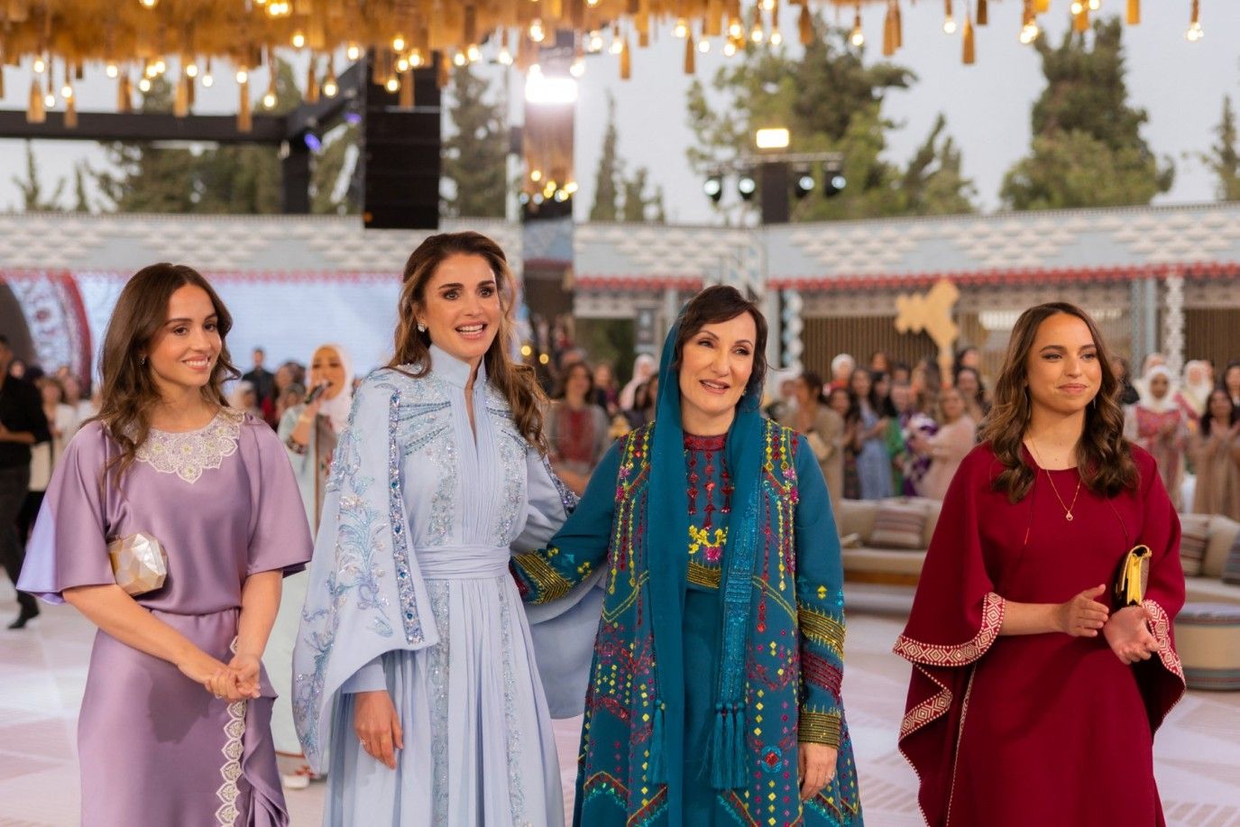 الملكة رانيا توجه التهنئة لـ الأميرة سلمى والأميرة إيمان إحتفالًا بيوم ميلادهما
