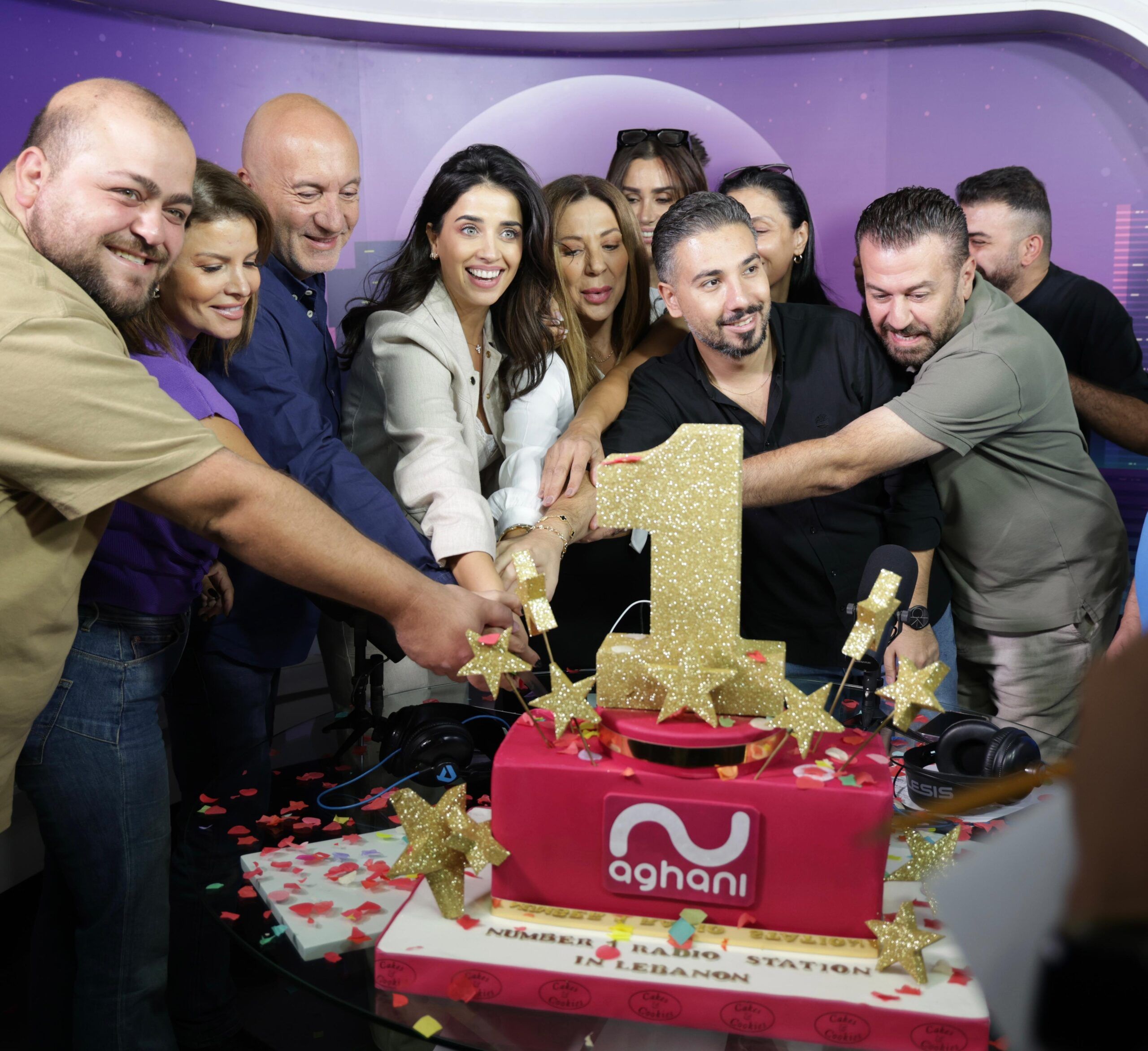 “أغاني أغاني” في الصدارة: الإذاعة الأولى في لبنان عن مجمل الفئات الفنية والسياسية والدينية