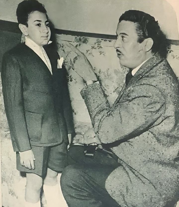 نادر عماد حمدي: والدي عاش بطلاً على الشاشة وإنساناً بسيطاً خلف الكاميرا... وهذه حكاياته التي لم تُروَ
