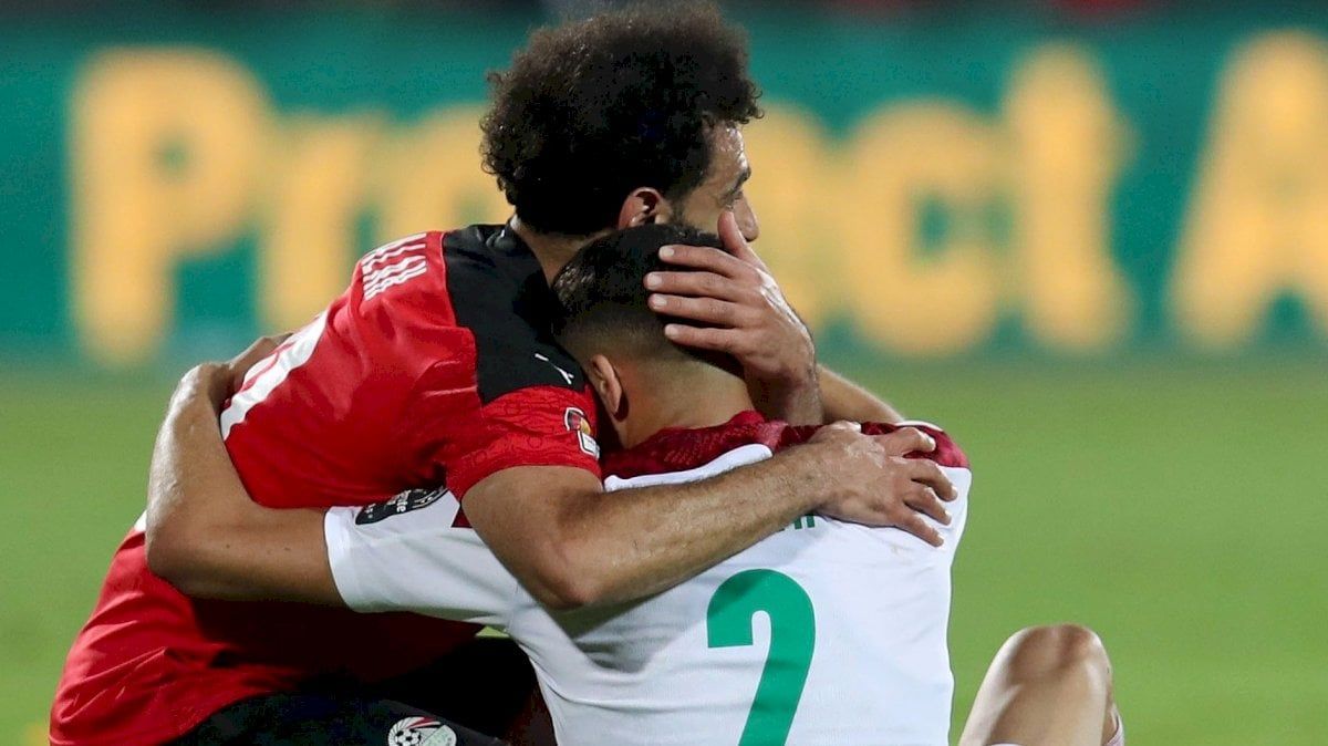 خيانة العرب لصلاح وحكيمي في تصويت الكرة الذهبية.. أين الحقيقة؟