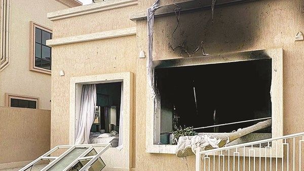 التعامل مع حريق منزل بخورفكان نتج عن تسرب غازي
